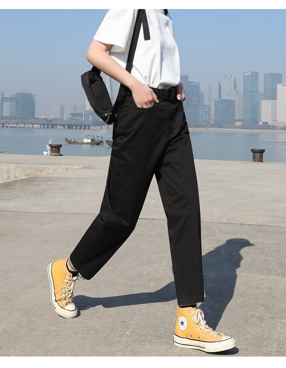 ベージュパンツ ゆったりストレートチノパンツ