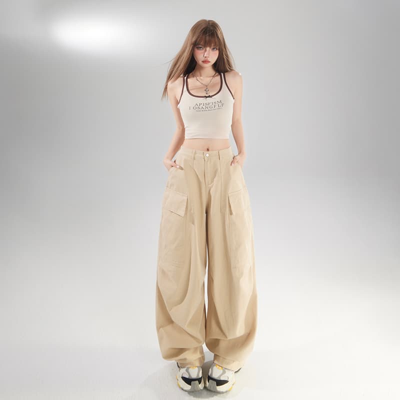 ベージュパンツ ゆったりワイドシルエット多機能ポケット付きパンツ