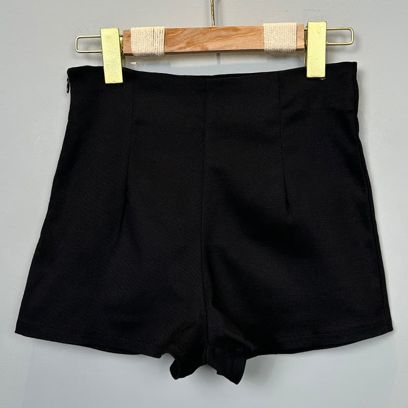ベージュパンツ ハイウエストショートパンツ
