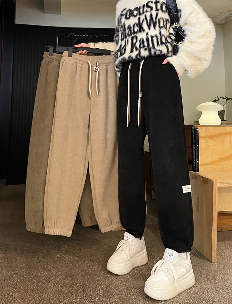 ベージュパンツ ゆったりコーデュロイ裾リブパンツ