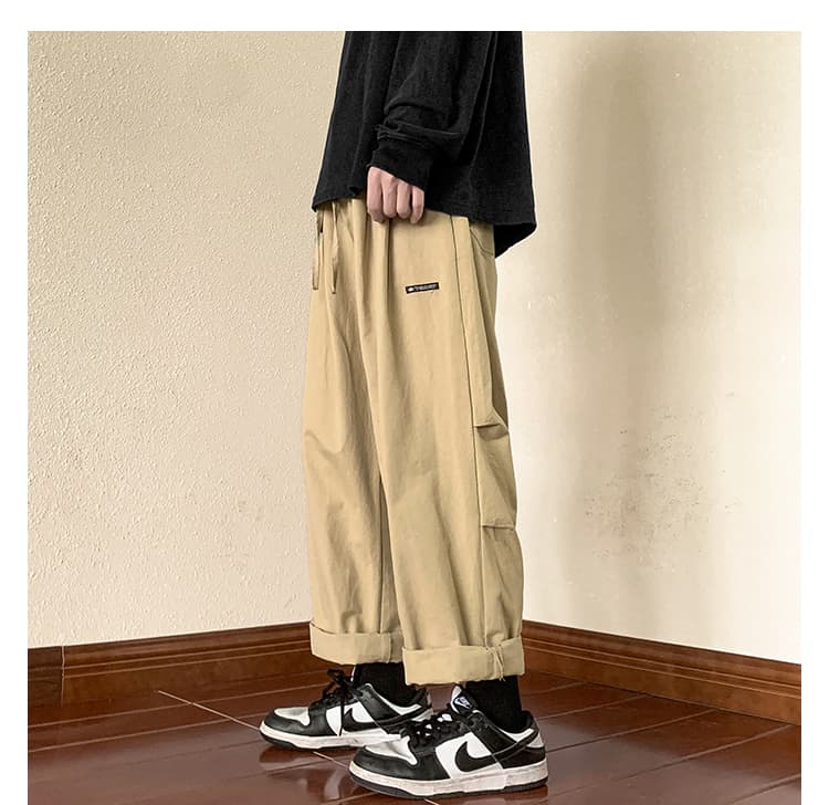 ベージュパンツ ゆったりワイドシルエットパンツ