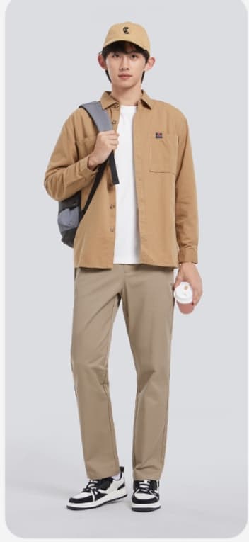 ベージュパンツ ゆったりシルエット ストレートパンツ