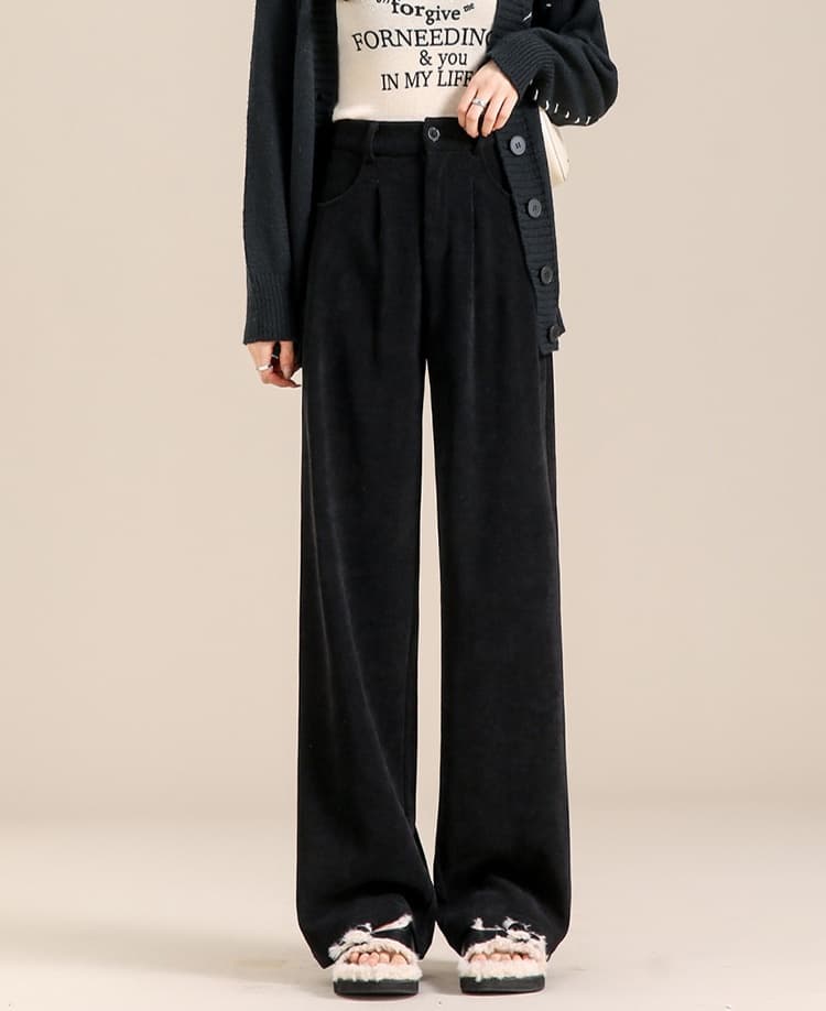 ベージュパンツ ゆったりワイドシルエットスラックス