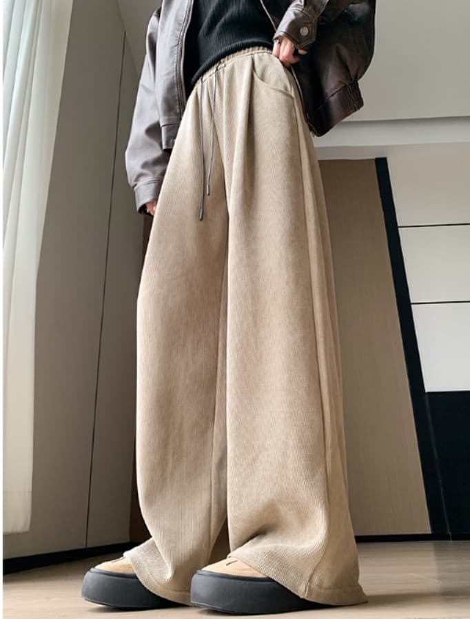 ベージュパンツ ゆったりコーデュロイストレートパンツ