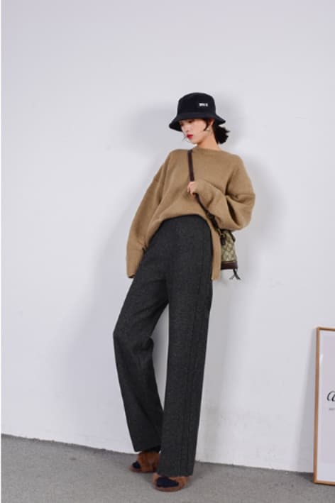 ベージュパンツ レディース ゆったりワイドウール混パンツ