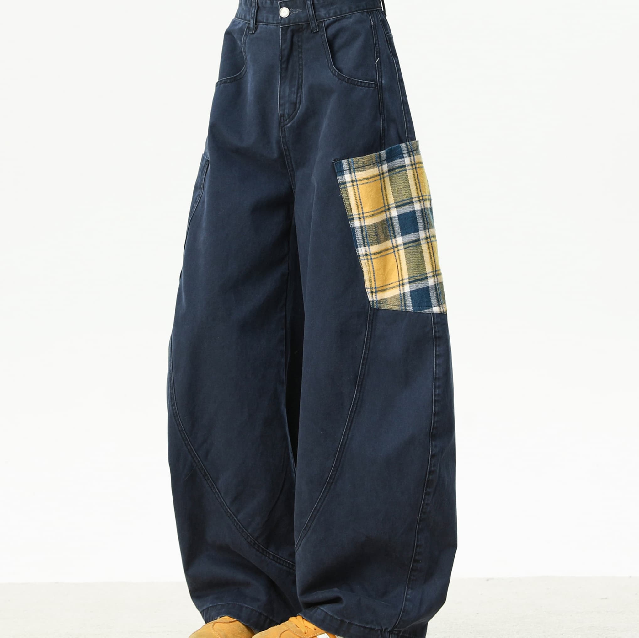 ベージュパンツ メンズ 大きめポケット付き ゆったりワイドパンツ