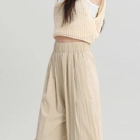 ベージュパンツ ゆったりドレープワイドパンツ