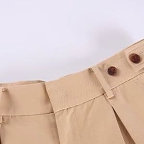 ベージュパンツ ゆったりシルエットワイドパンツ
