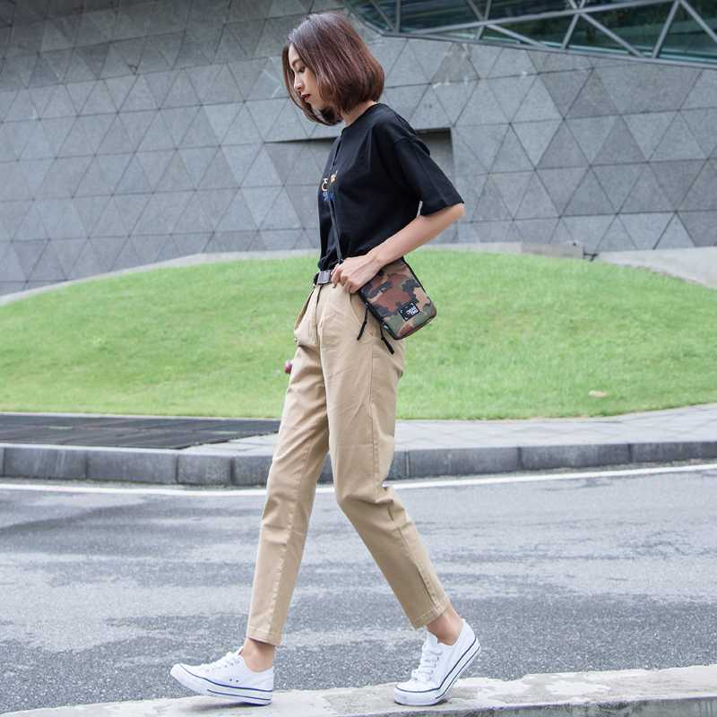 ベージュパンツ ゆったりテーパードパンツ