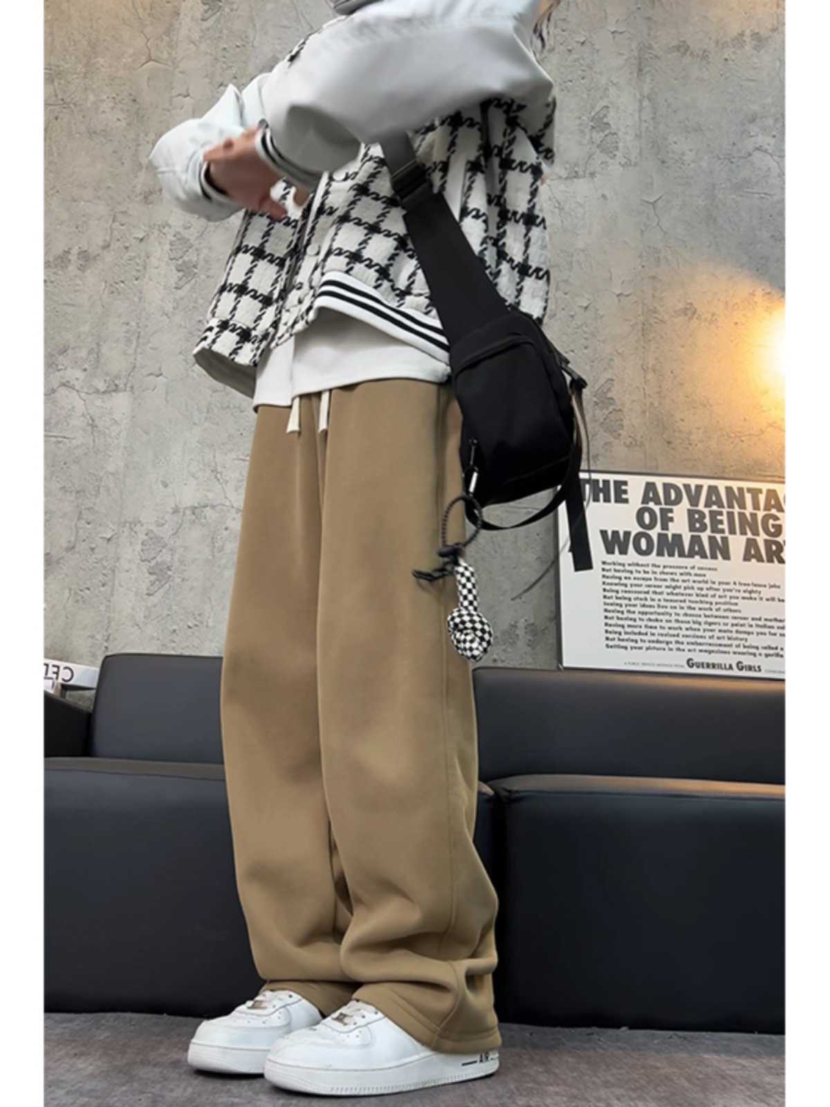 ベージュパンツ メンズ ゆったりストレート裾幅広パンツ