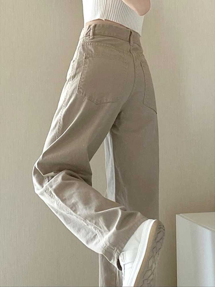 ベージュパンツ ゆったりストレートデニム