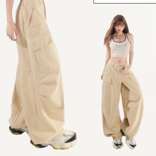 ベージュパンツ ゆったりワイドシルエット多機能ポケット付きパンツ