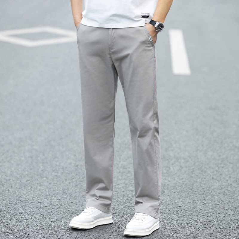 ベージュパンツ ストレートシルエット美脚パンツ