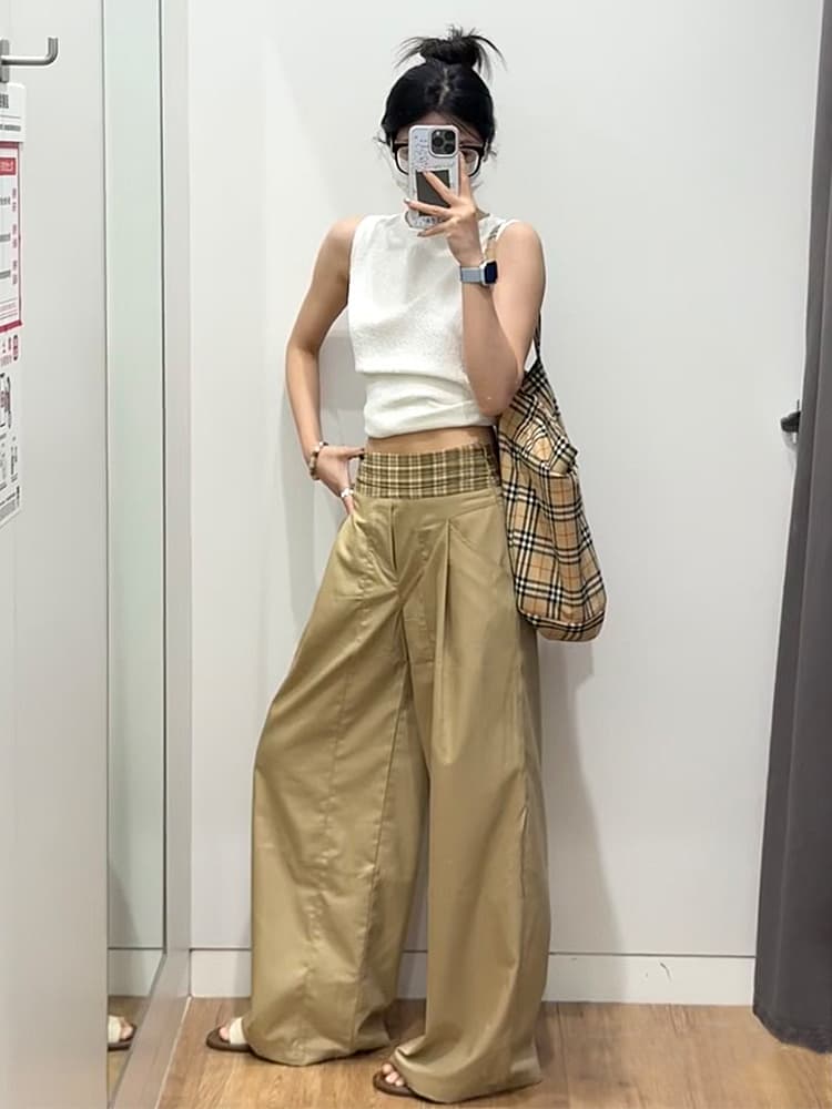 ベージュパンツ ワイドシルエットフレアパンツ