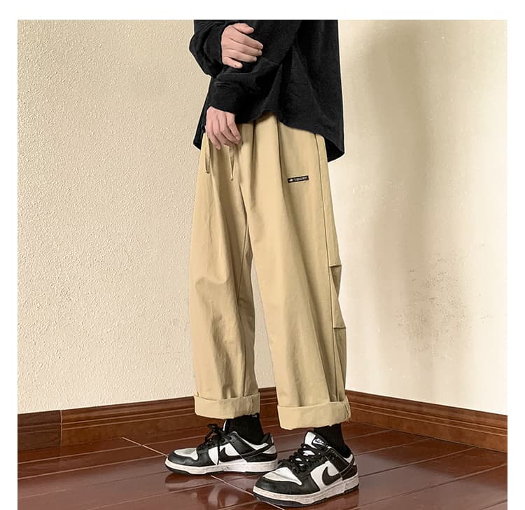ベージュパンツ ゆったりワイドシルエットパンツ