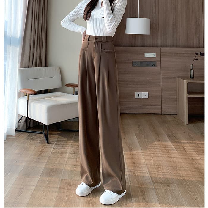 ベージュパンツ プリーツタック入り ワイドスラックスパンツ