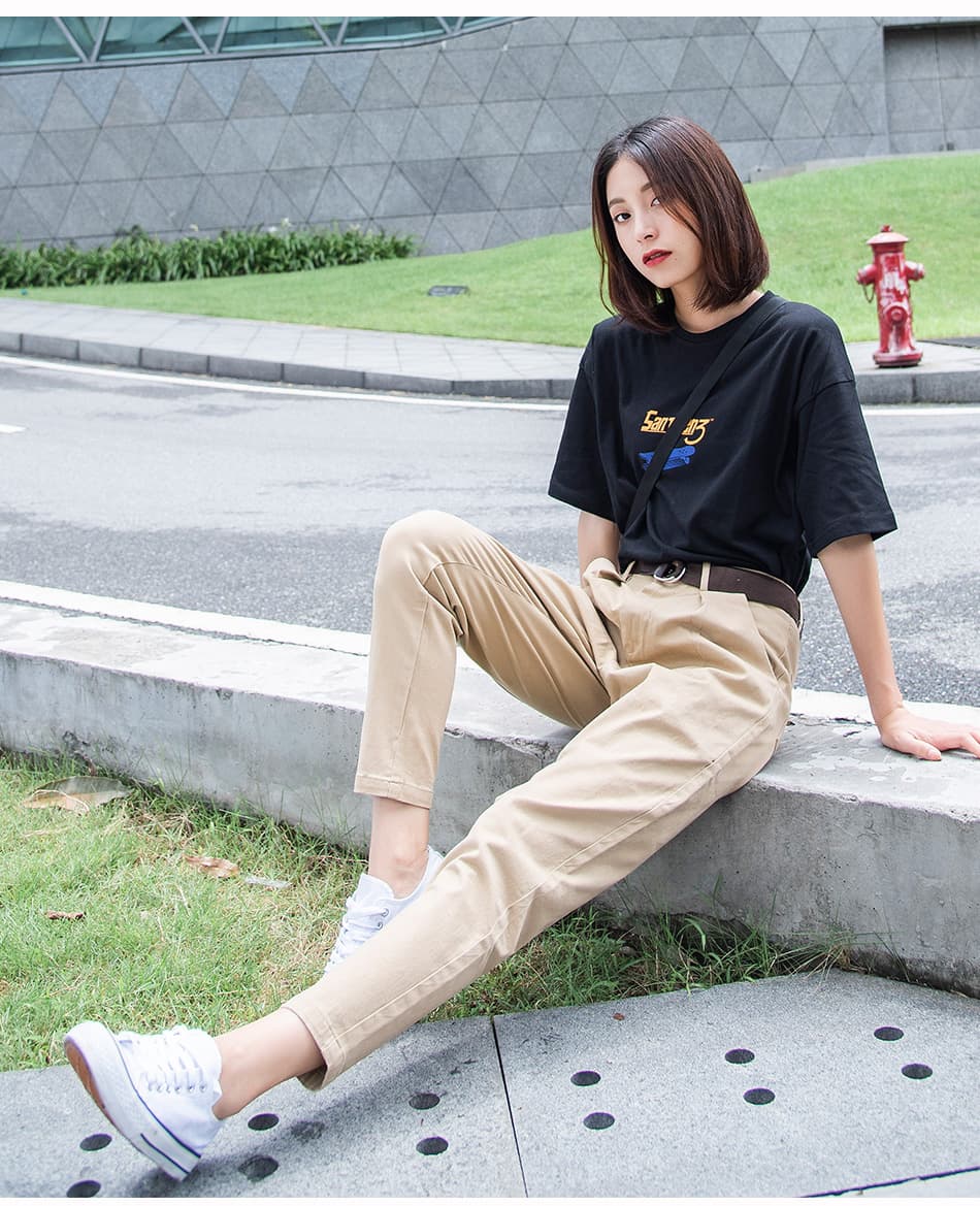 ベージュパンツ ゆったりテーパードパンツ