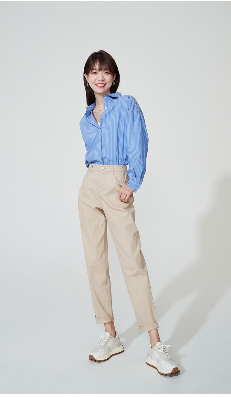 ベージュパンツ ゆったりワイドストレートパンツ