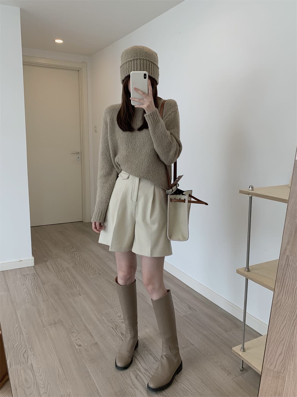 ベージュパンツ レディース 上品プリーツハーフパンツ