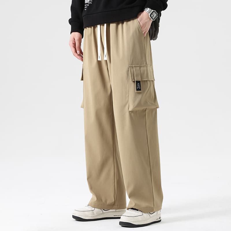 ベージュパンツ ゆったりワイドカーゴパンツ