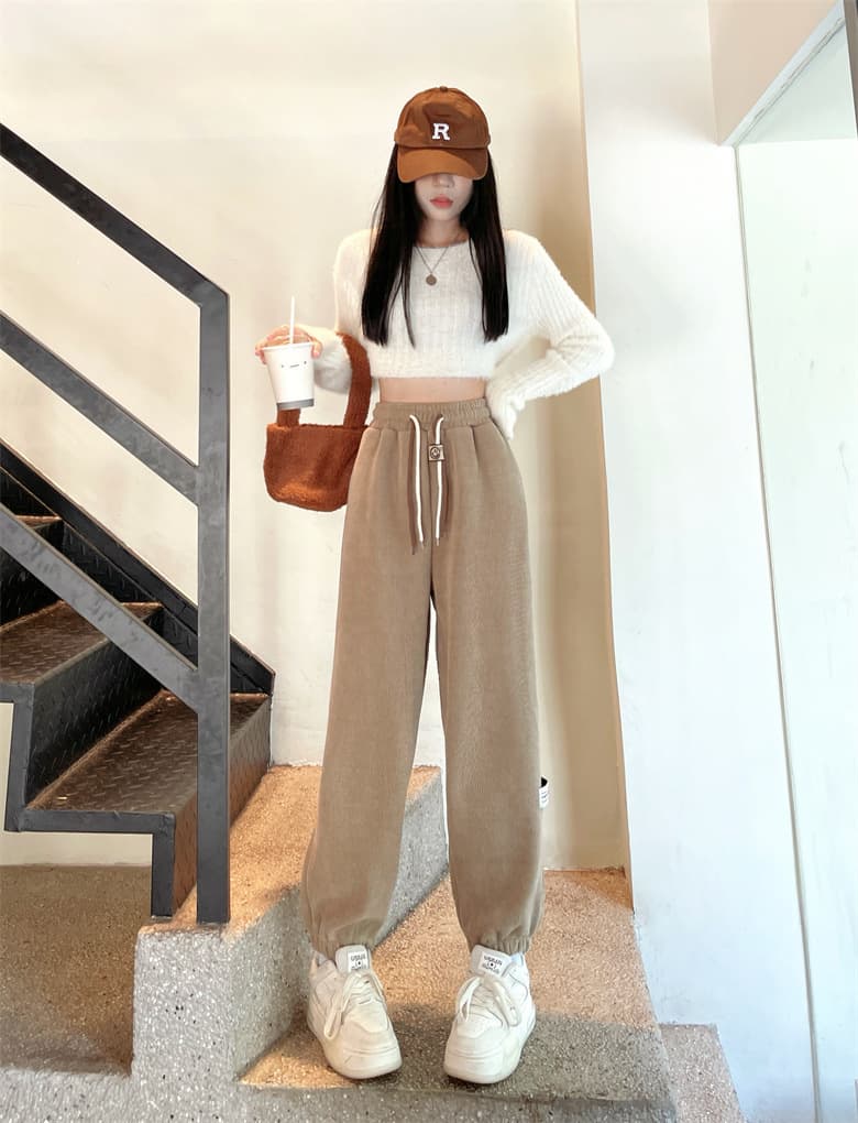 ベージュパンツ ゆったりコーデュロイ裾リブパンツ