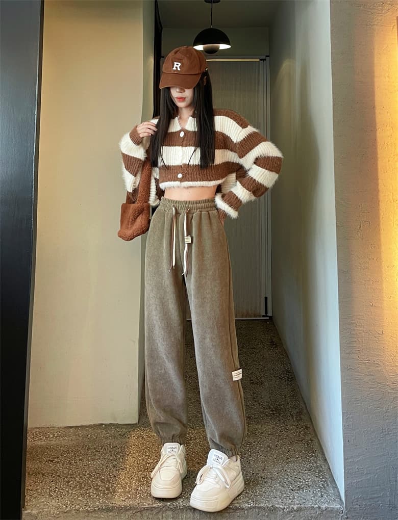 ベージュパンツ ゆったりコーデュロイ裾リブパンツ