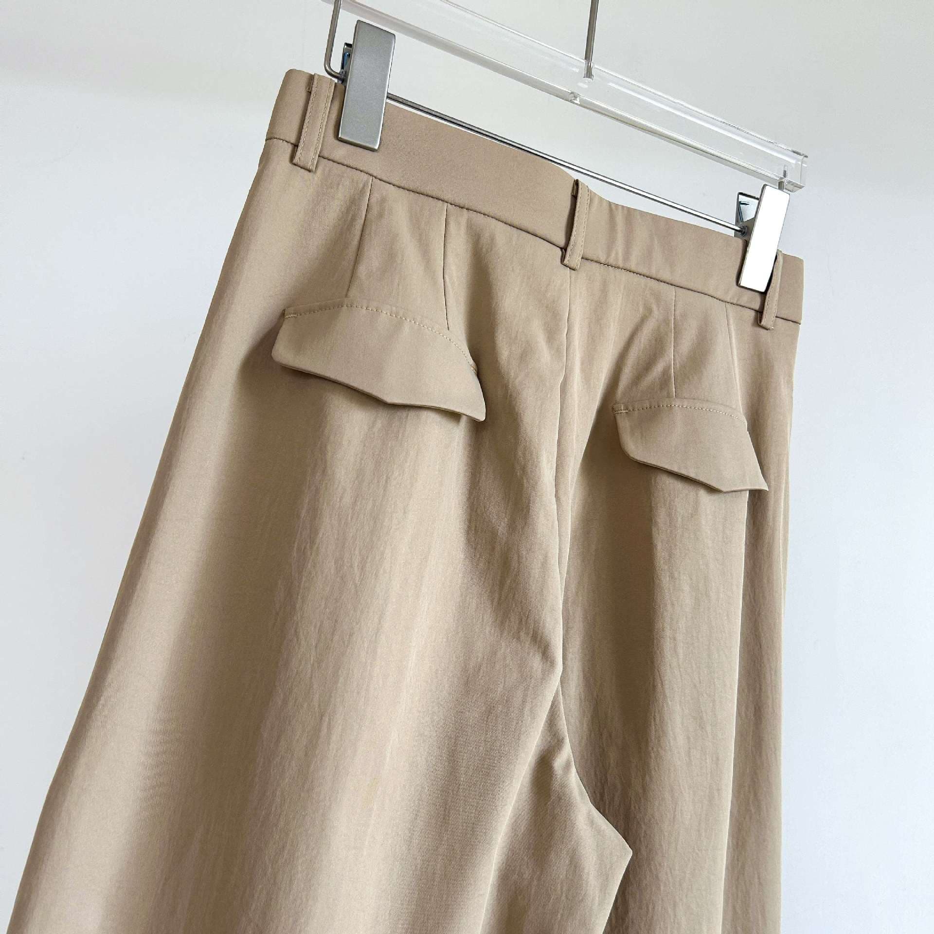 ベージュパンツ すっきりストレートパンツ