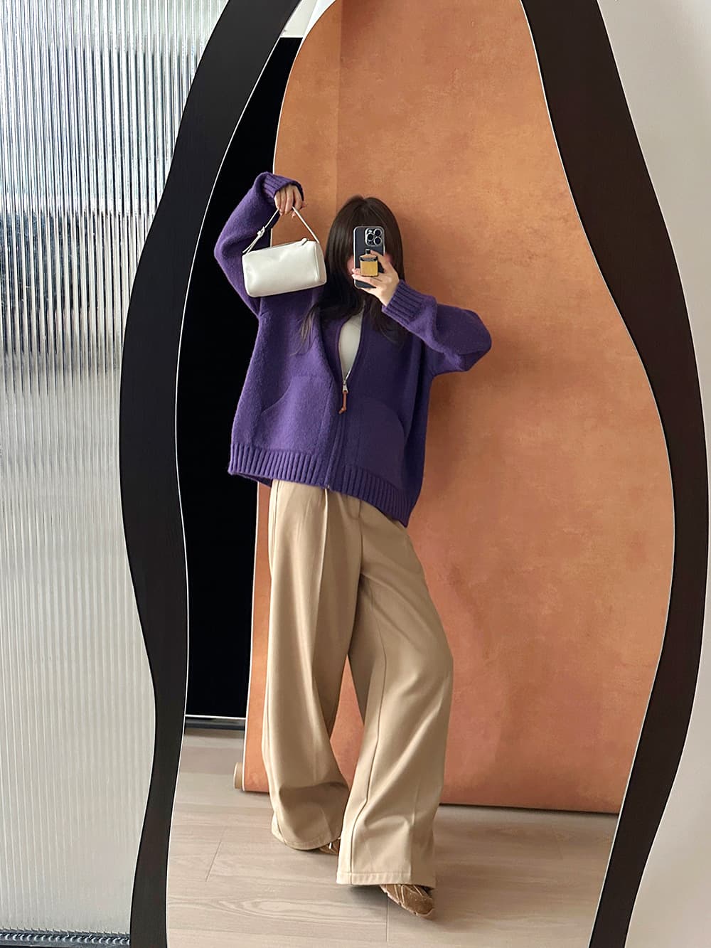 ベージュパンツ ウエストすっきりワイドパンツ