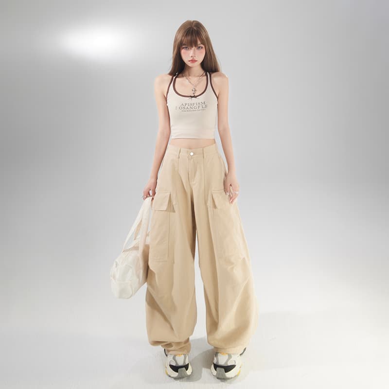 ベージュパンツ ゆったりワイドシルエット多機能ポケット付きパンツ