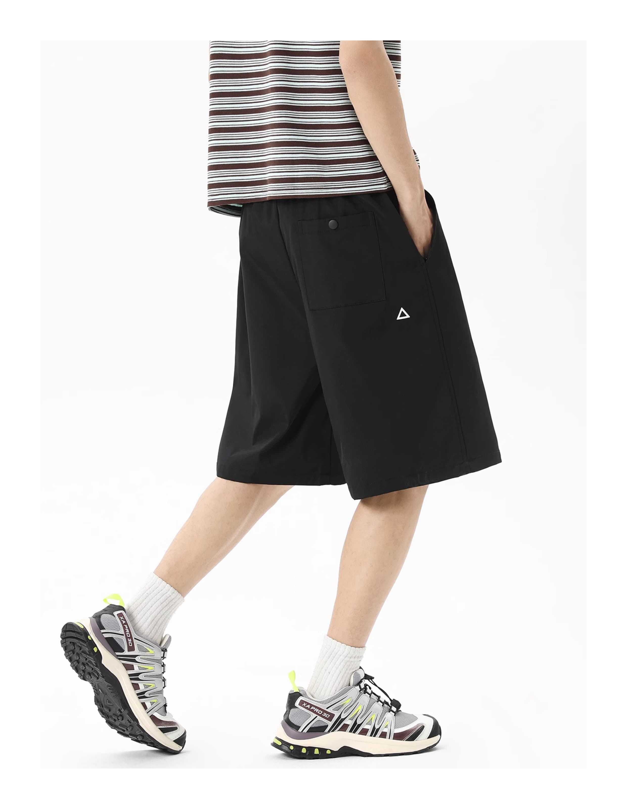 ベージュパンツ メンズ ゆったりドローコード入りハーフパンツ