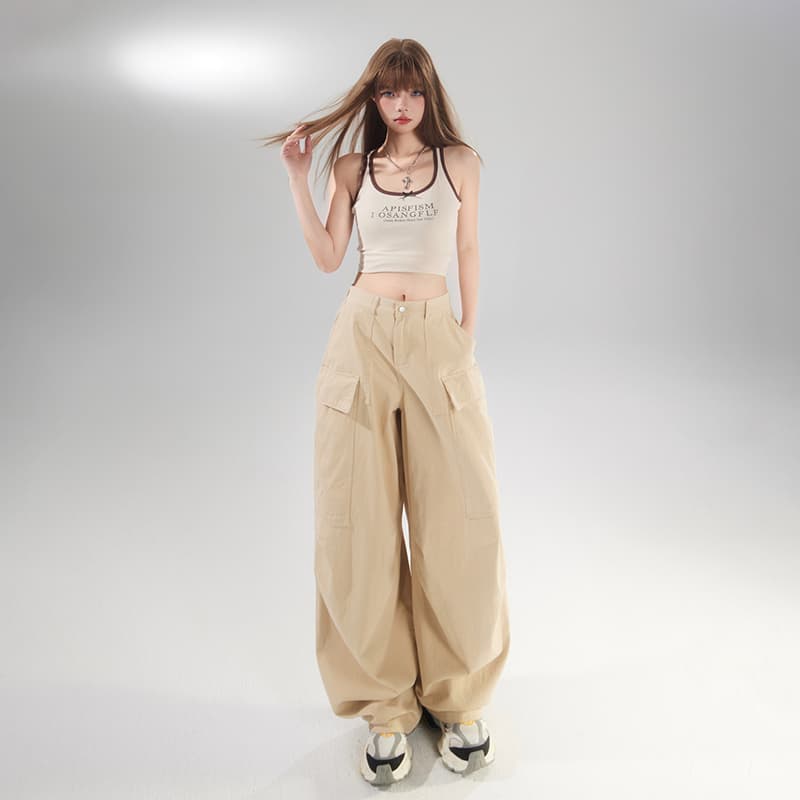 ベージュパンツ ゆったりワイドシルエット多機能ポケット付きパンツ