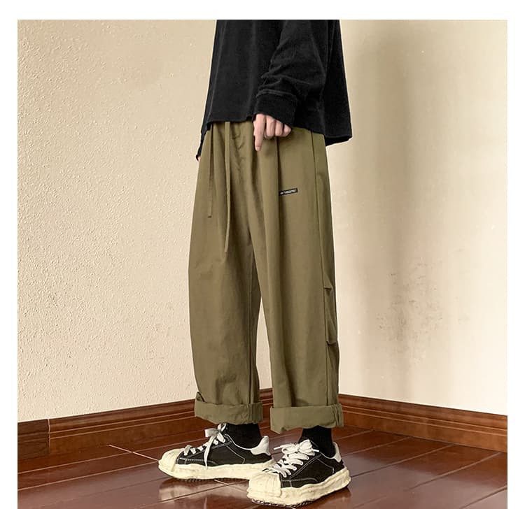 ベージュパンツ ゆったりワイドシルエットパンツ