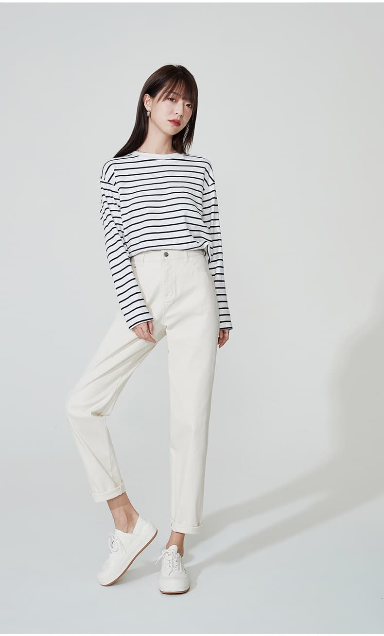 ベージュパンツ ゆったりワイドストレートパンツ