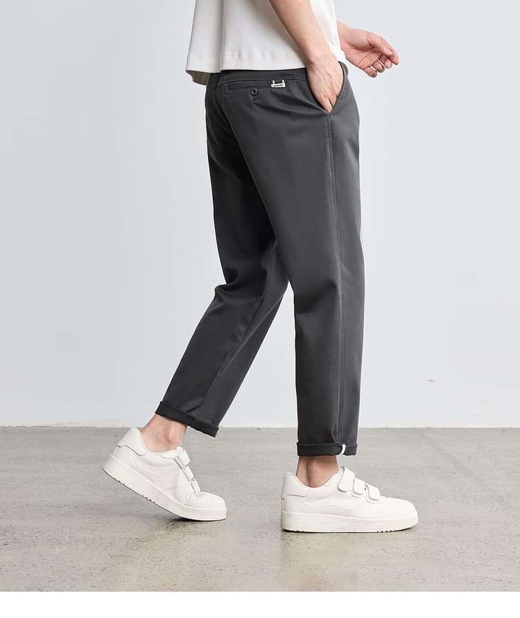 ベージュパンツ リラックスストレートパンツ