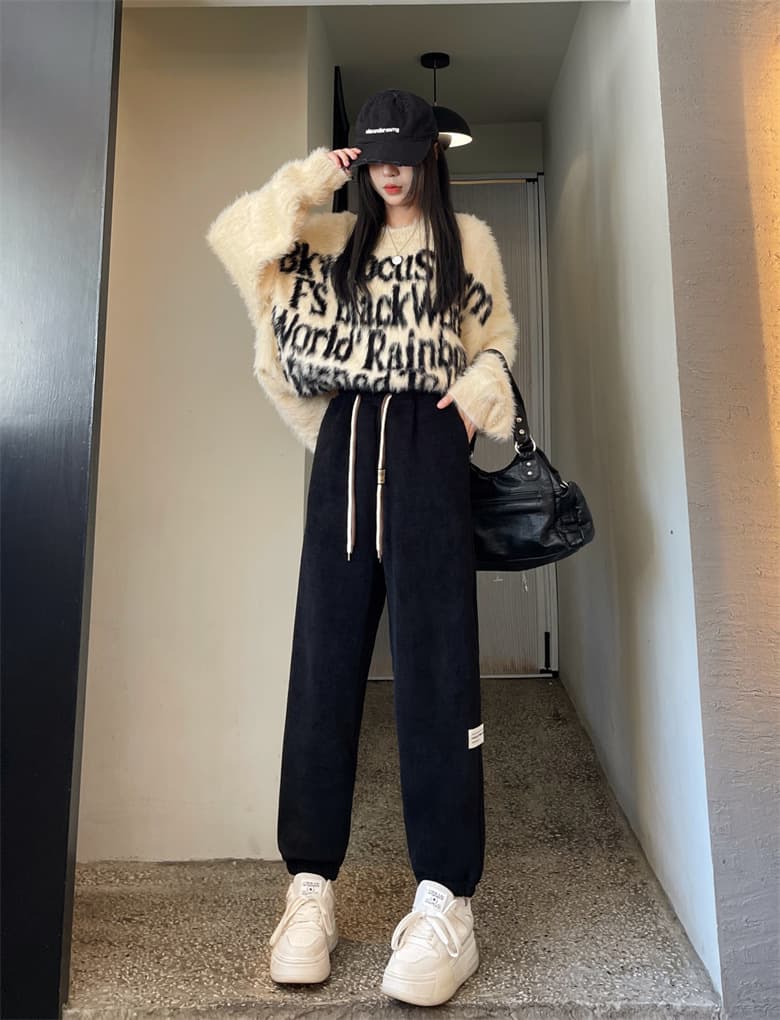ベージュパンツ ゆったりコーデュロイ裾リブパンツ