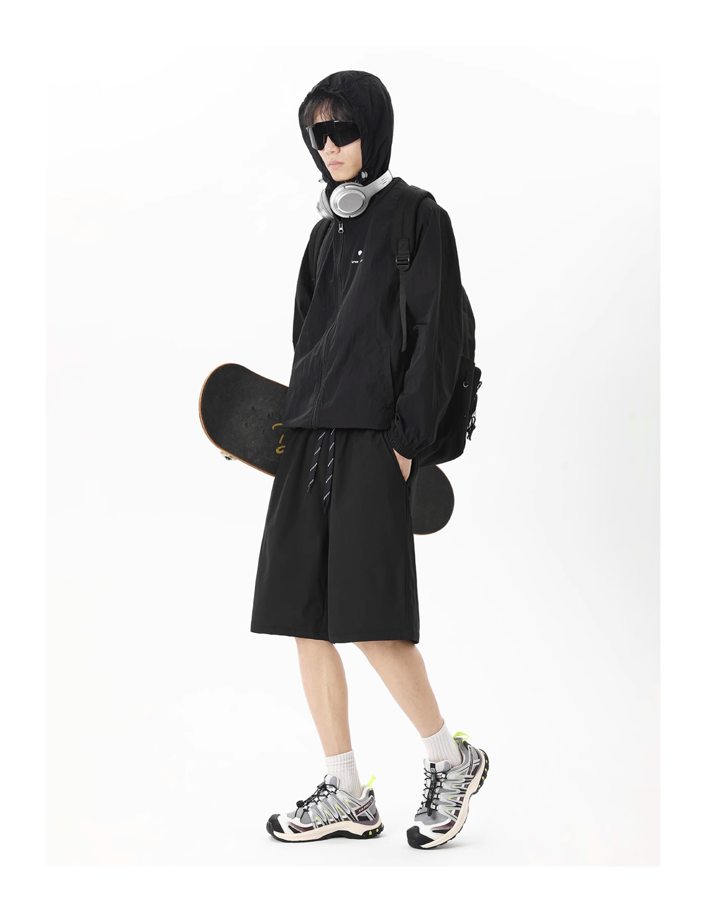 ベージュパンツ メンズ ゆったりドローコード入りハーフパンツ