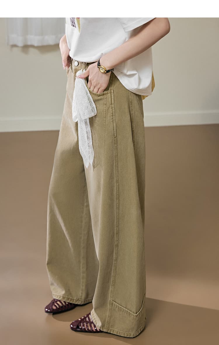 ベージュパンツ ゆったりワイドシルエットパンツ