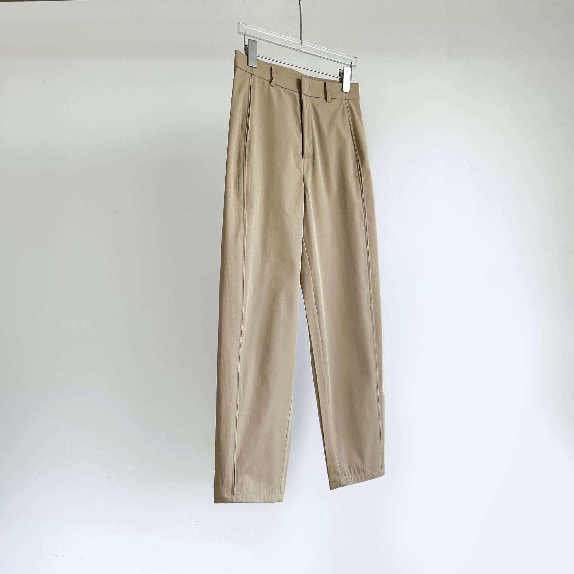 ベージュパンツ すっきりストレートパンツ