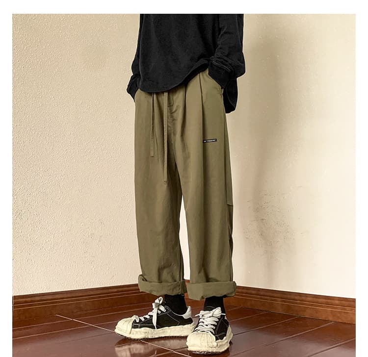 ベージュパンツ ゆったりワイドシルエットパンツ