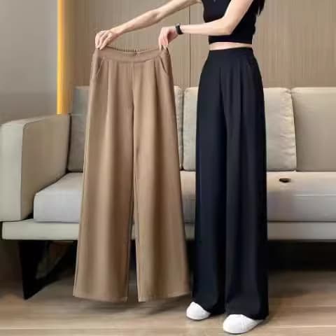 ベージュパンツ しなやかワイドフォルムパンツ