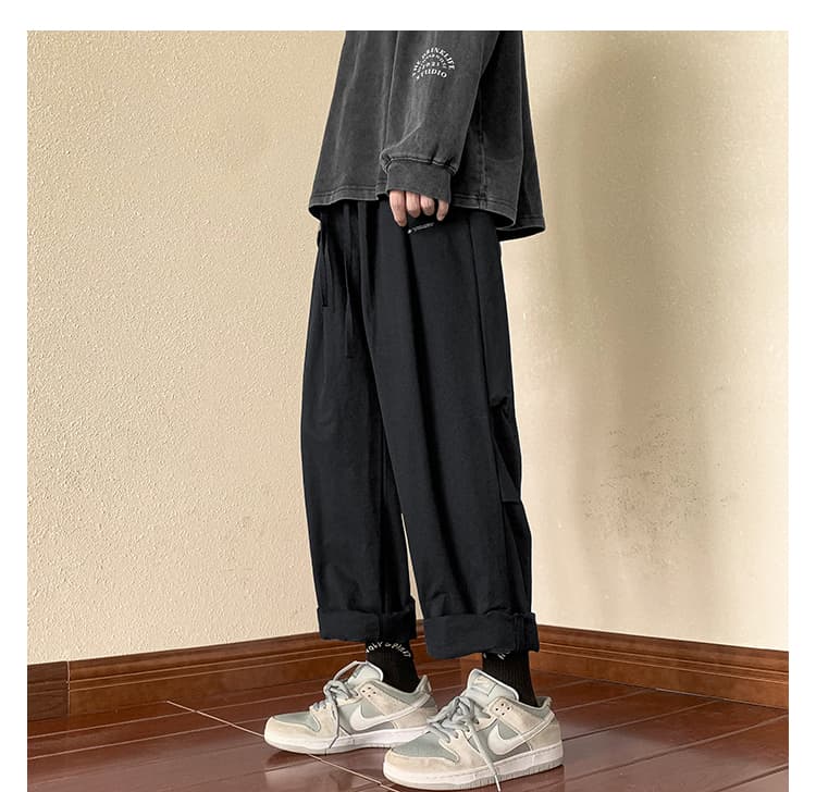 ベージュパンツ ゆったりワイドシルエットパンツ