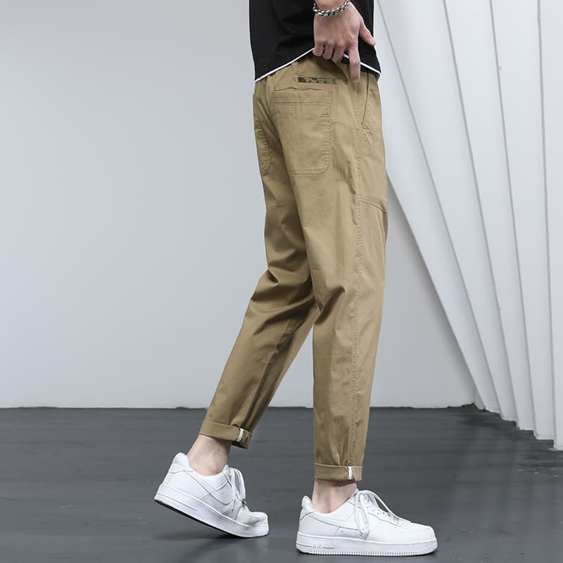 ベージュパンツ ゆったりテーパードアンクルパンツ
