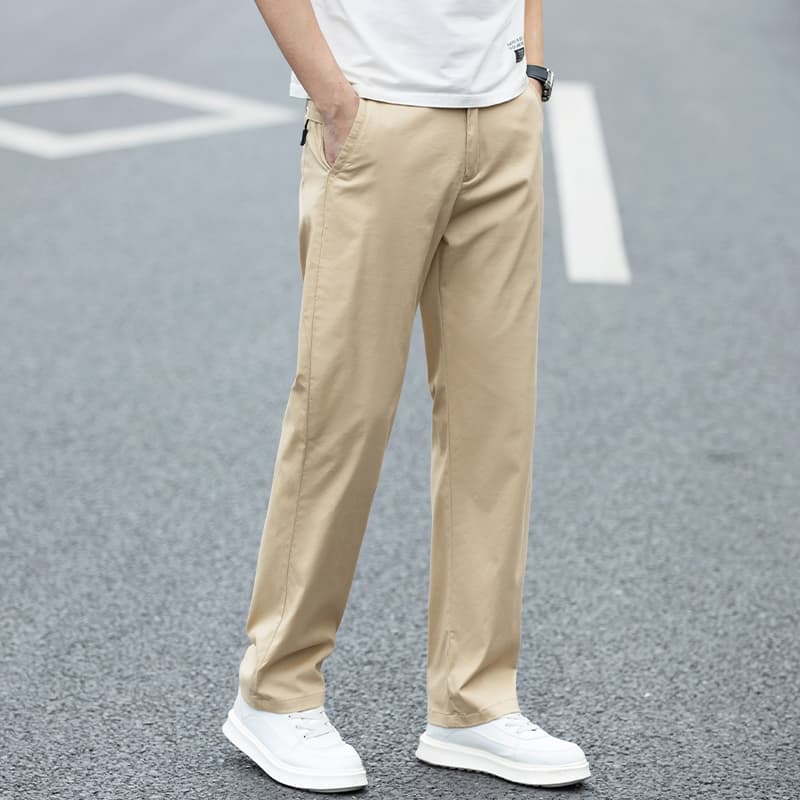 ベージュパンツ ストレートシルエット美脚パンツ