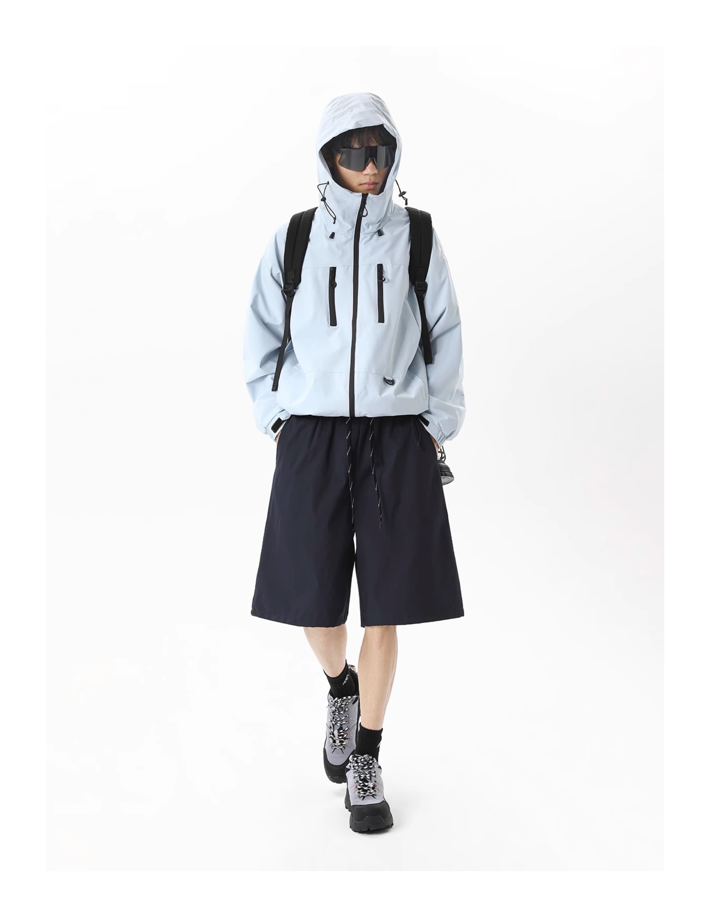 ベージュパンツ メンズ ゆったりドローコード入りハーフパンツ