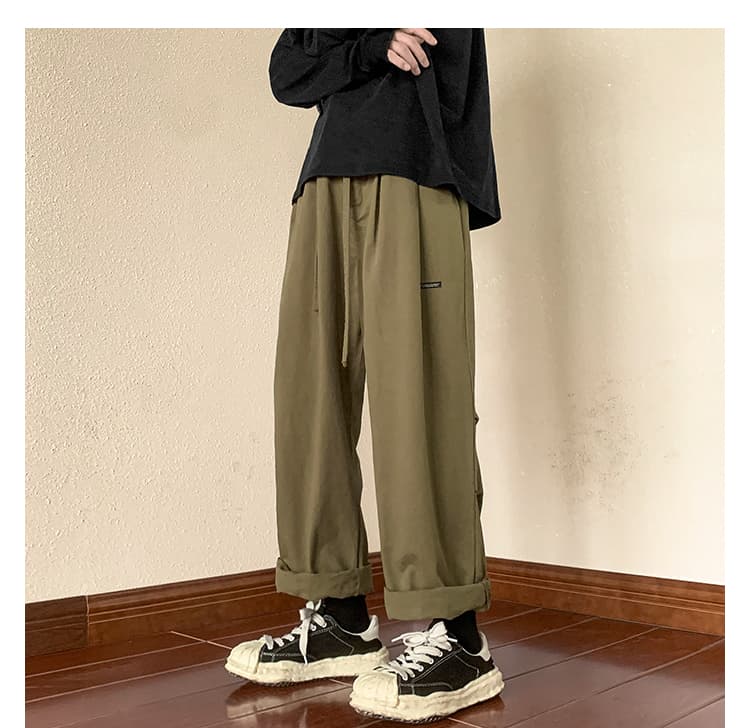 ベージュパンツ ゆったりワイドシルエットパンツ