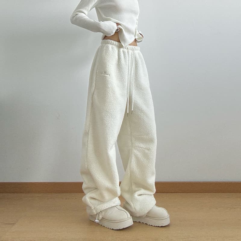 ベージュパンツ もこもこワイドパンツ ふわもこ