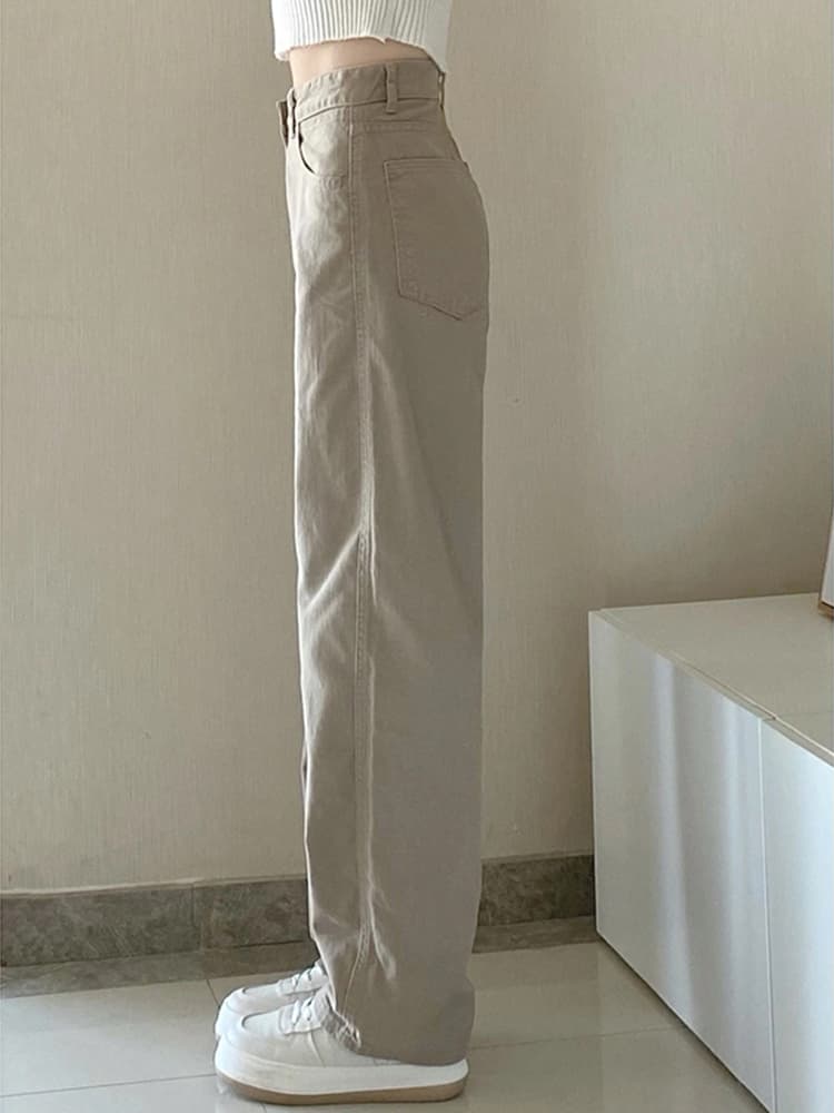 ベージュパンツ ゆったりストレートデニム