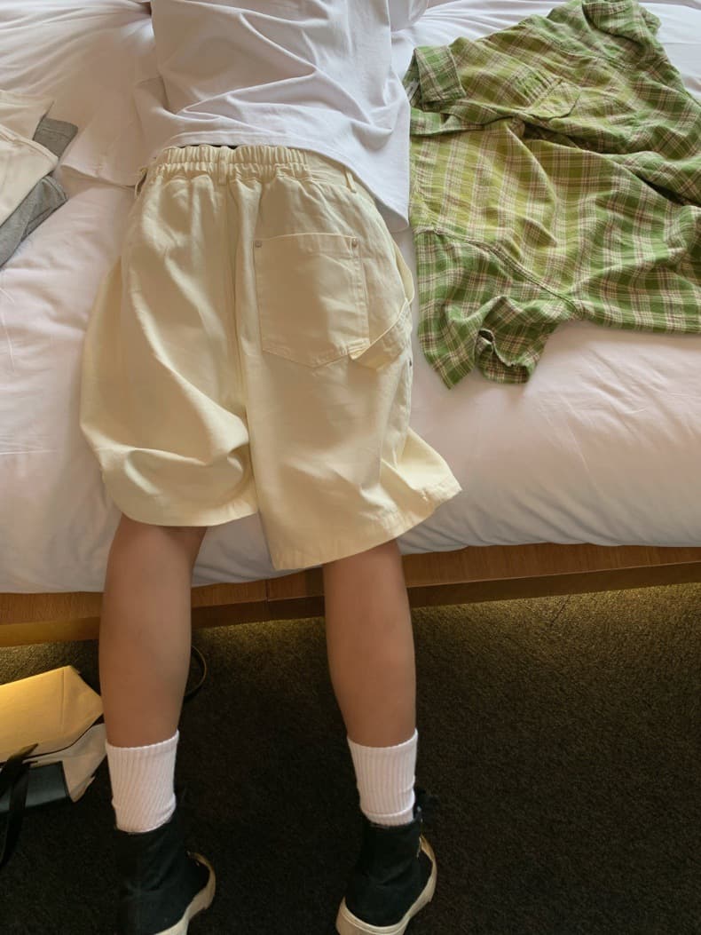 ベージュパンツ リラックスワイドショートパンツ