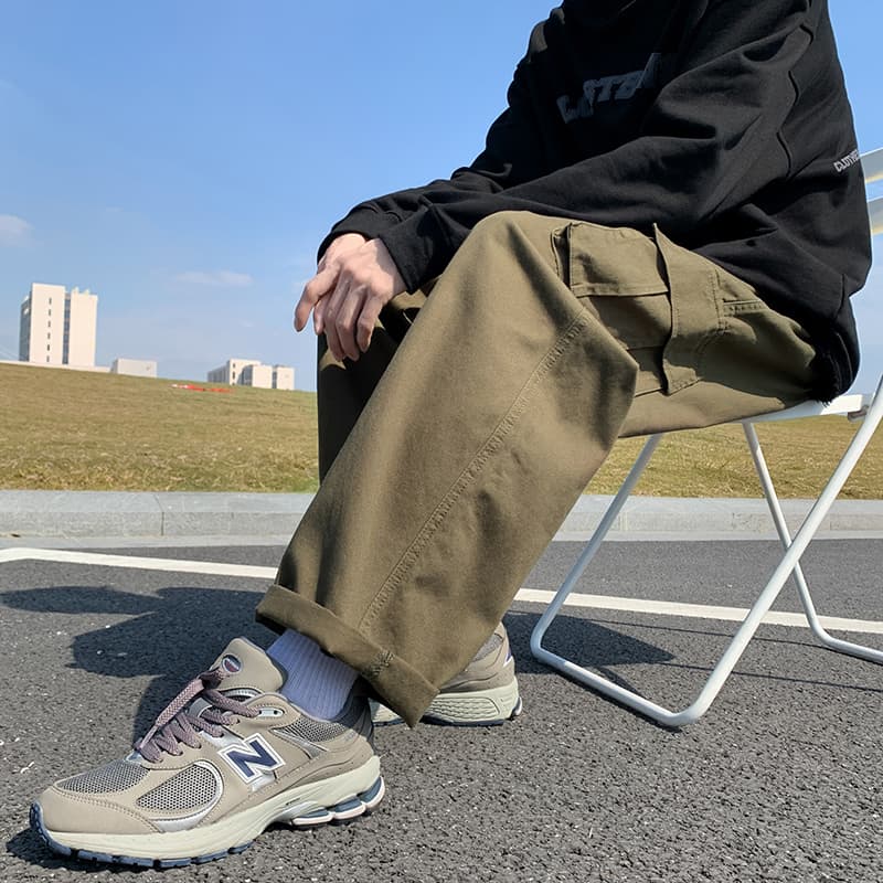 ベージュパンツ カーゴデザイン ゆったりパンツ
